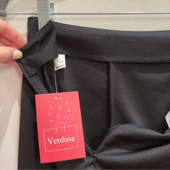 NWT- Verdusa Black Mini Skirt with Side Slit Size Small Woman’s - Picture 5 of 6
